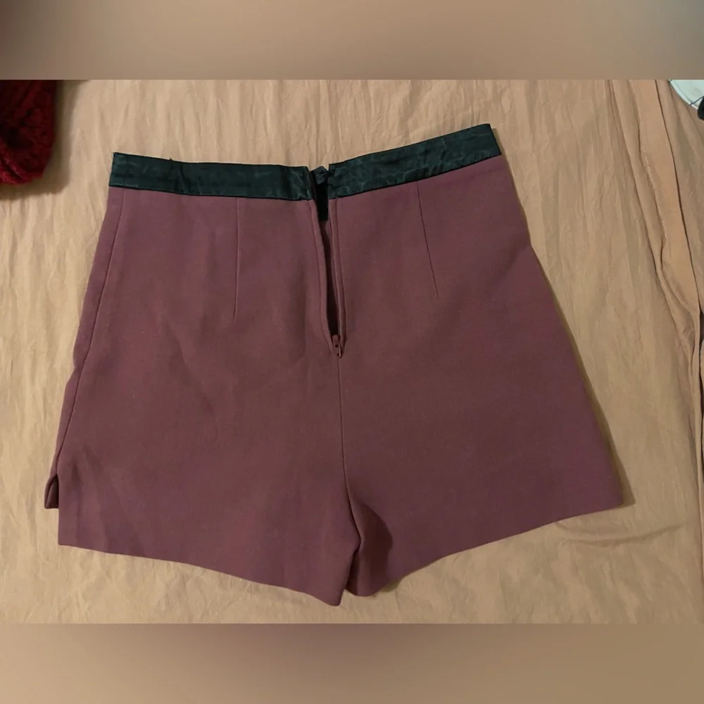 Short - Picture 2 of 6